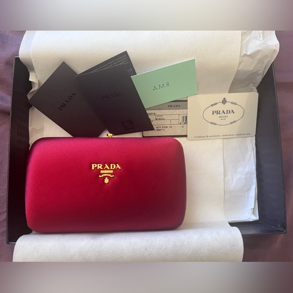 Velvet red Prada woman’s clutch - Picture 3 of 6